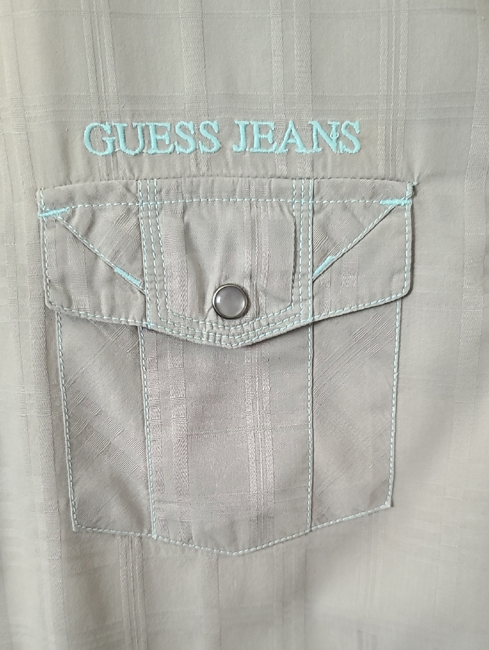 Men's Guess Short Sleeve Button-Down Shirt in Light Gray (Sz XL) - Picture 2 of 10